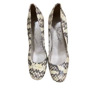 Alice + olivia pumps.